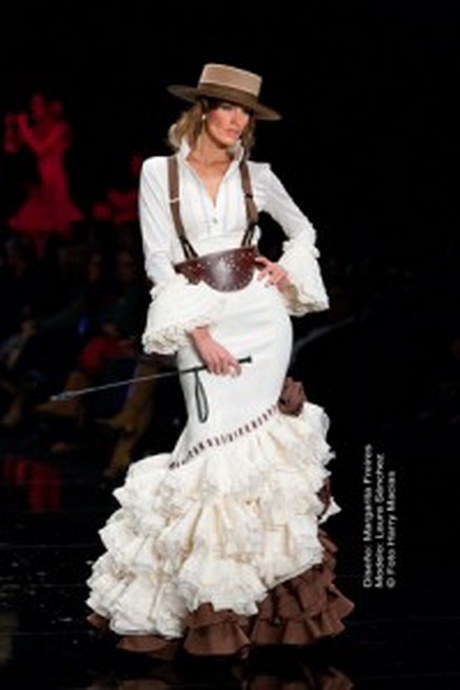 diseadoras-de-trajes-de-flamenca-59-11 Фламенко костюми дизайнери