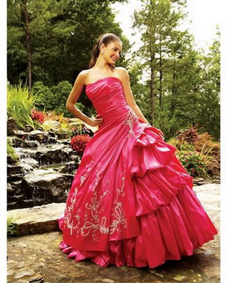 fotos-de-vestidos-de-15-aos-color-fucsia-03-6 Снимки на 15-годишни рокли Цвят Фуксия