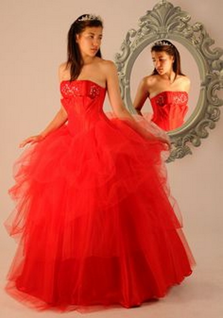 Снимки на червени 15-годишни рокли