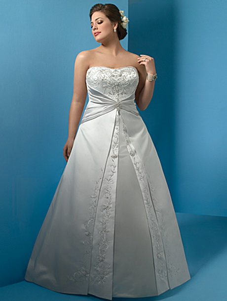 Модел на сватбена рокля За Пълнички
