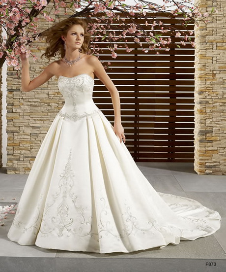 Модел на сватбена рокля