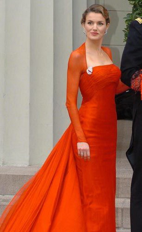 princesa-letizia-vestido-rojo-59-10 Принцеса Летисия червена рокля