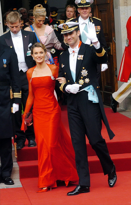 princesa-letizia-vestido-rojo-59-2 Принцеса Летисия червена рокля