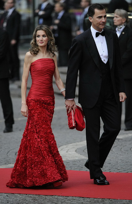 princesa-letizia-vestido-rojo-59-4 Принцеса Летисия червена рокля