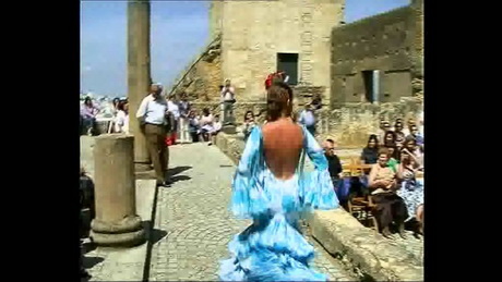 revuelo-trajes-de-flamenca-57-4 Смут фламенко костюми