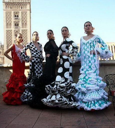trajes-de-flamenca-de-lunares-87-11 Фламинго костюми в полка точки