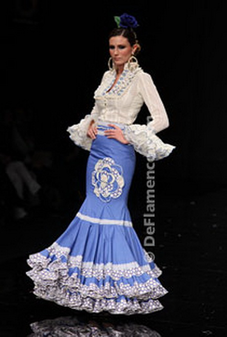 trajes-de-flamenca-en-el-rocio-37-14 Фламенко костюми в Росио