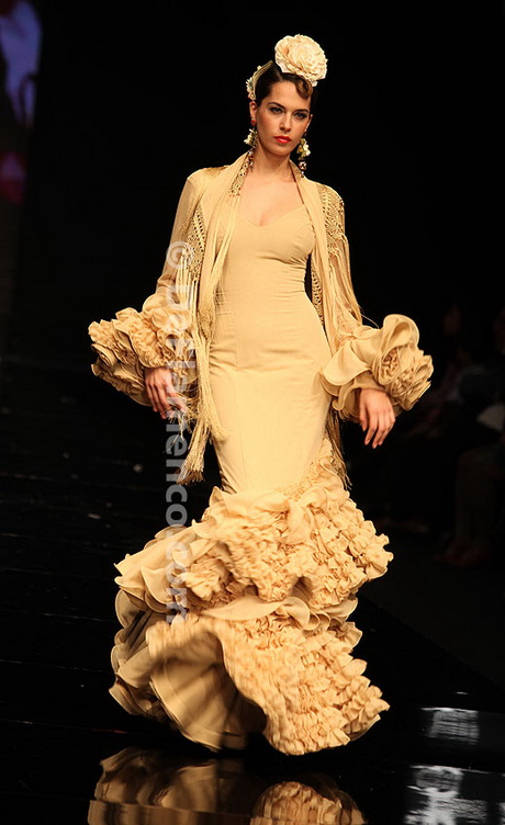 trajes-de-flamenca-maricruz-60-15 Фламенко марикруз костюми