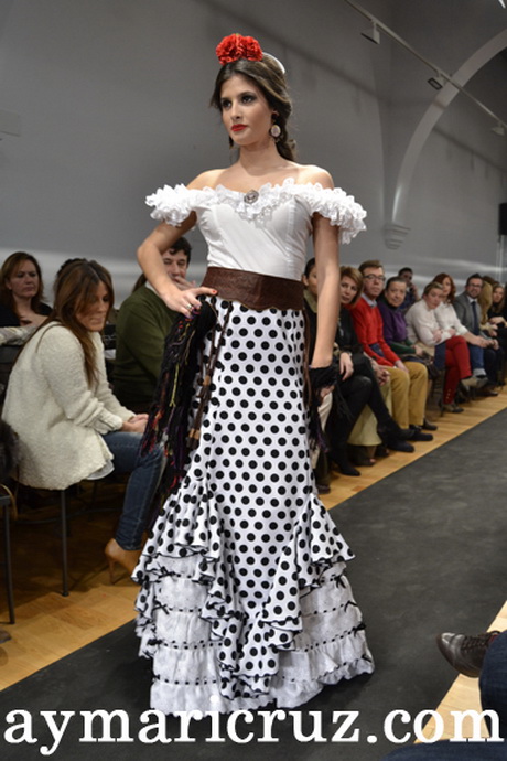 trajes-de-flamenca-para-el-rocio-23-19 Фламенко Костюми За Росио