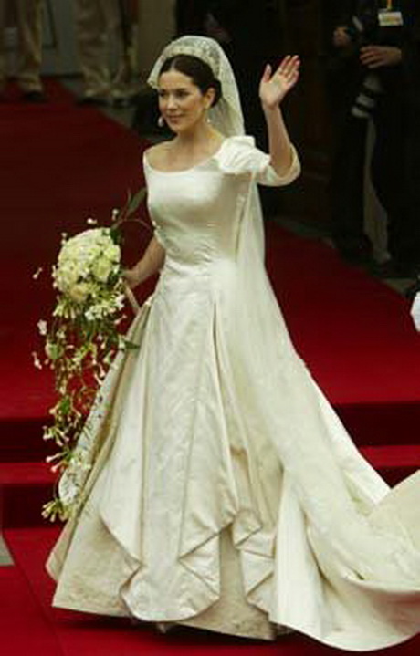 trajes-de-novia-estilo-medieval-92-13 Средновековен стил сватбени костюми