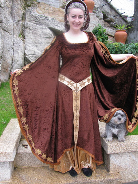 Средновековни костюми