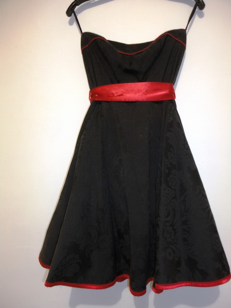 vestido-negro-con-rojo-81-3 Черна рокля с червено
