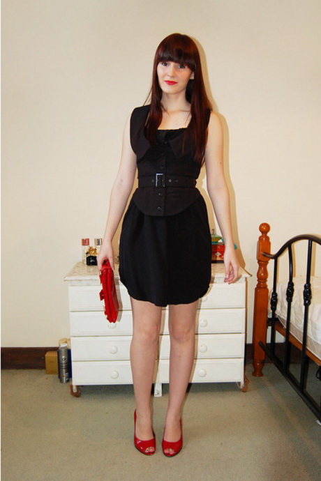 vestido-negro-con-zapatos-rojos-83-12 Черна рокля с червени обувки