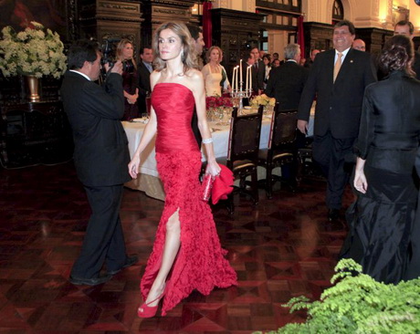 vestido-rojo-de-la-princesa-letizia-78-8 Червената рокля на принцеса Летисия