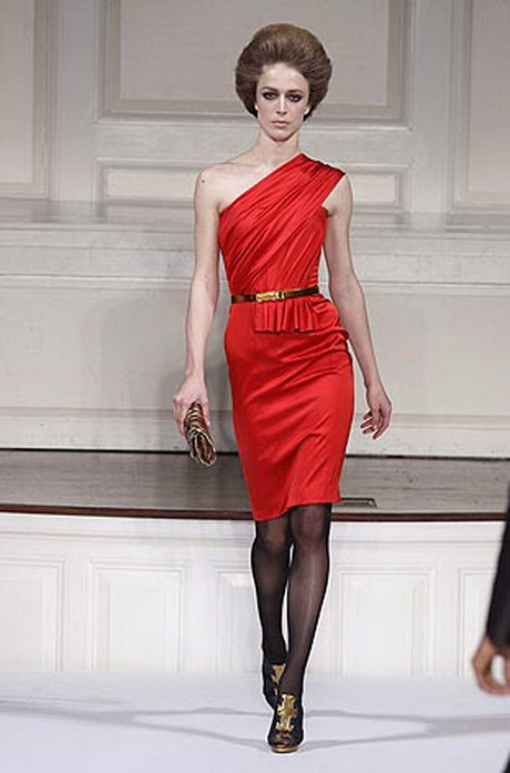 vestido-rojo-zapatos-negros-37-13 Червена рокля черни обувки