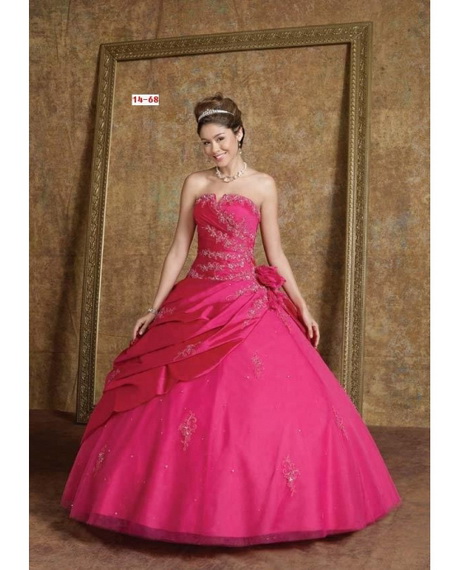 vestidos-de-15-estilo-princesa-70-17 Рокли 15 принцеса стил