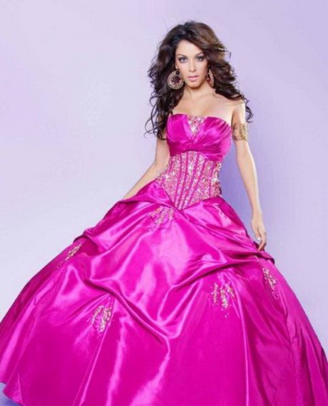 Модни рокли за quinceanera