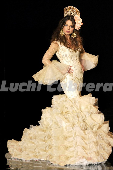 vestidos-de-novia-rocieros-45-8 Сватбени рокли спрей
