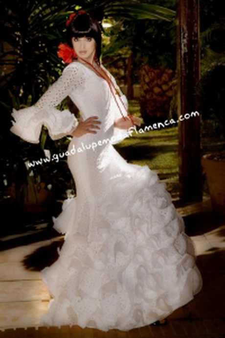 vestidos-de-novia-rocieros-45-9 Сватбени рокли спрей