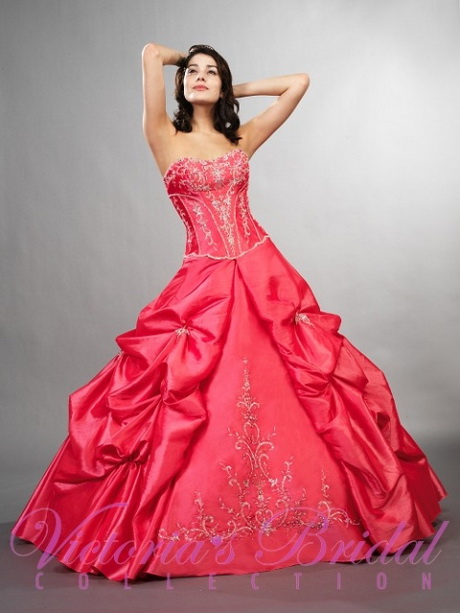 Рокли за модерни quinceanera