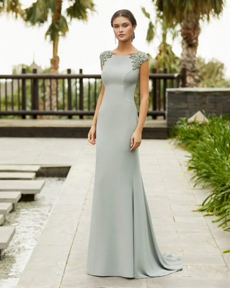 Елегантни вечерни рокли 2022