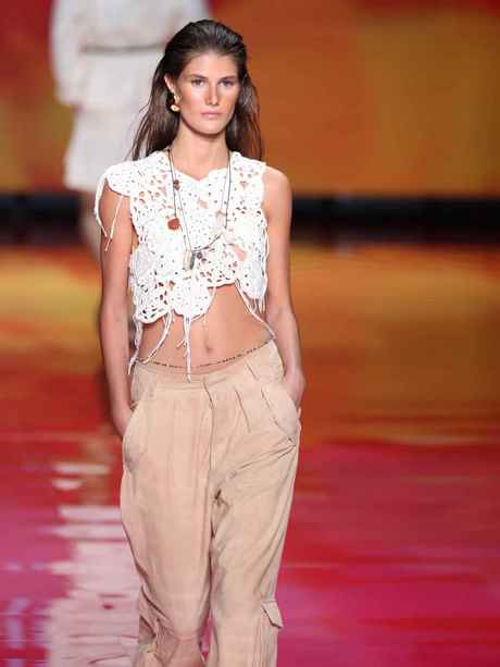blusas-de-moda-2023-22_11 Модни блузи 2023