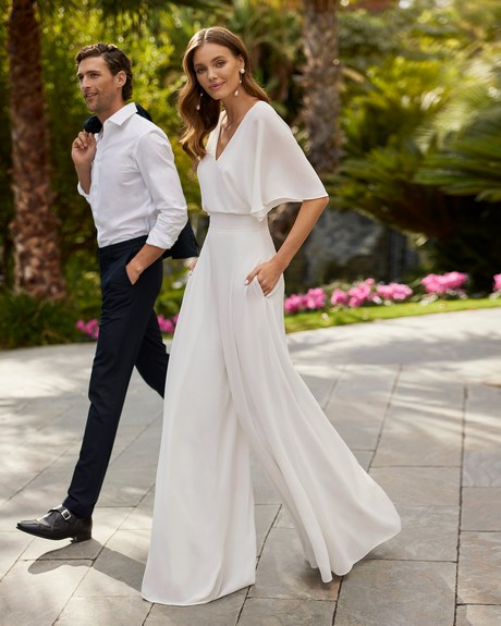 mejores-vestidos-de-novia-2023-98_18 Най-добрите сватбени рокли на 2023 година