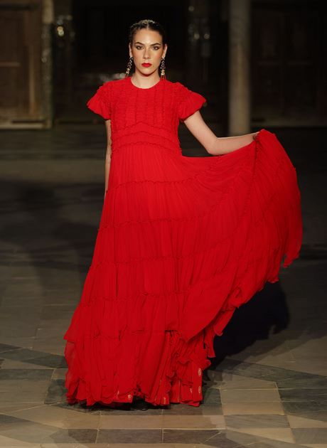tendencias-trajes-de-flamenca-2023-95_20 Модни костюми за фламенко 2023