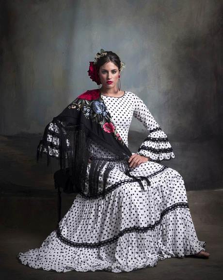 trajes-de-sevillanas-2023-63_13 2023 костюми на севилянки