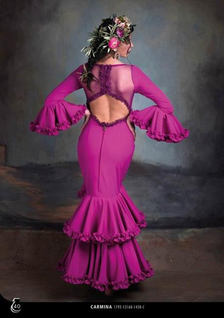 ver-trajes-de-flamenca-2023-69 Гледайте костюми за фламенко 2023