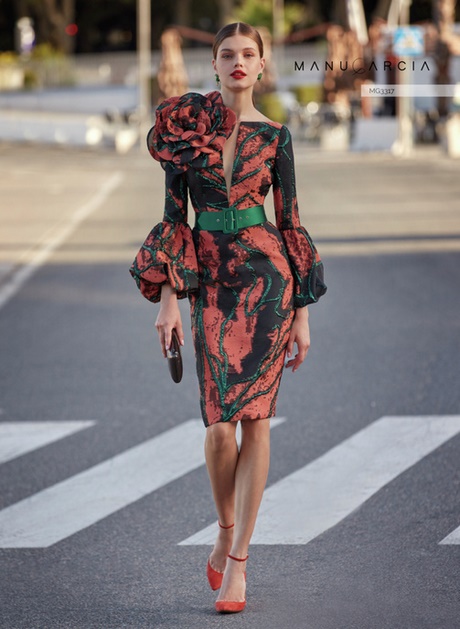 vestidos-de-noche-moda-2023-60_12 Модни вечерни рокли 2023