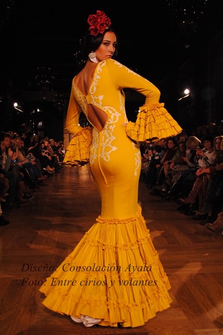 Дизайнери на фламенко рокли