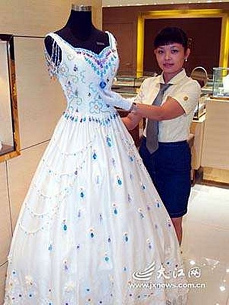 el-vestido-de-novia-mas-hermoso-del-mundo-03_7 Най-красивата сватбена рокля в света