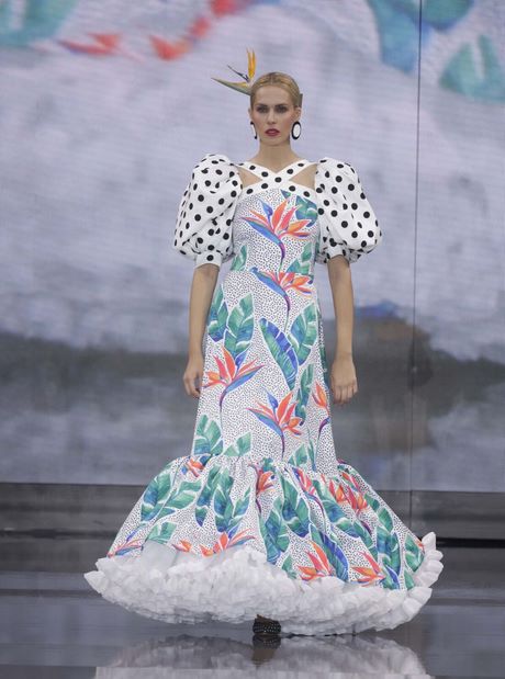 colores-de-moda-en-trajes-de-flamenca-2023-72_11 Модни цветове във фламенко костюми 2023