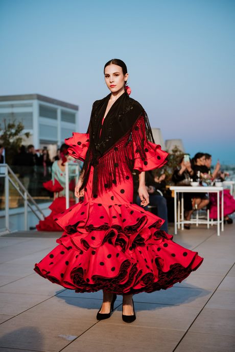 lina-trajes-de-flamenca-2023-37 Лина фламенко костюми 2023