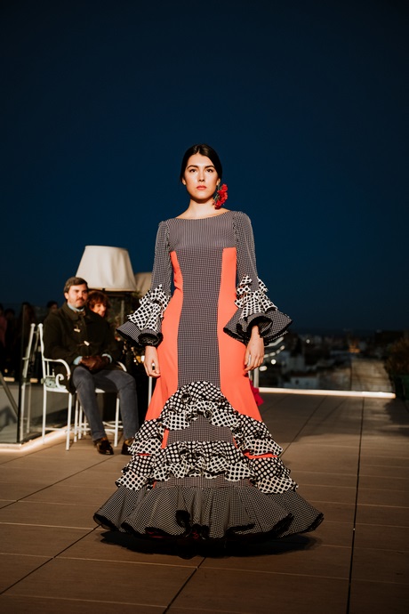 lina-trajes-de-flamenca-2023-37_11 Лина фламенко костюми 2023