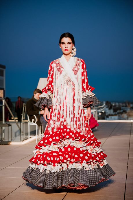 lina-trajes-de-flamenca-2023-37_16 Лина фламенко костюми 2023