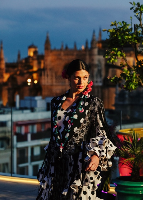 lina-trajes-de-flamenca-2023-37_20 Лина фламенко костюми 2023