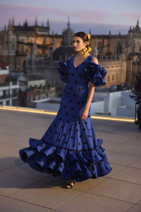 lina-trajes-de-flamenca-2023-37_4 Лина фламенко костюми 2023