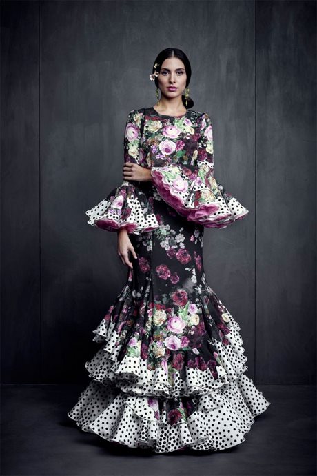 lina-trajes-de-flamenca-2023-37_5 Лина фламенко костюми 2023