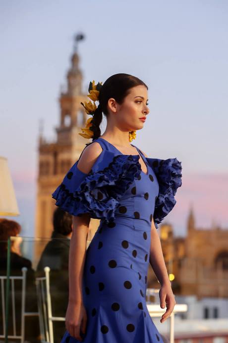 lina-trajes-de-flamenca-2023-37_6 Лина фламенко костюми 2023