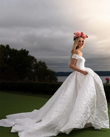 mejor-vestido-de-novia-2023-13_15 Най-добрата сватбена рокля на 2023 година