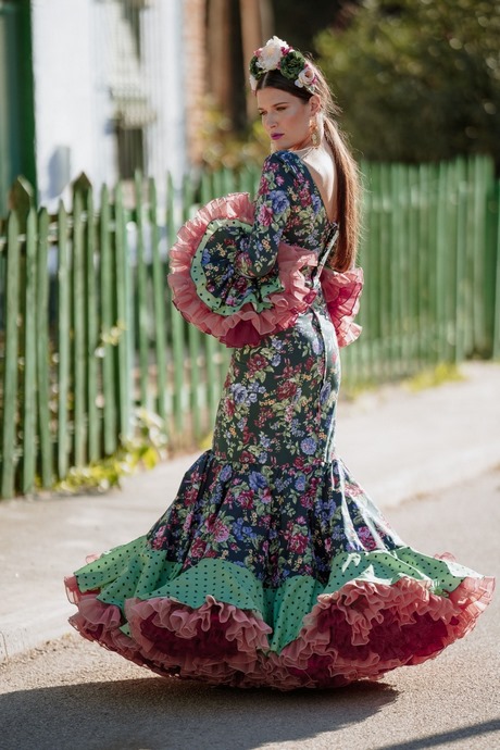 modelos-de-trajes-de-flamenca-2023-91 2023 модели фламенко костюми