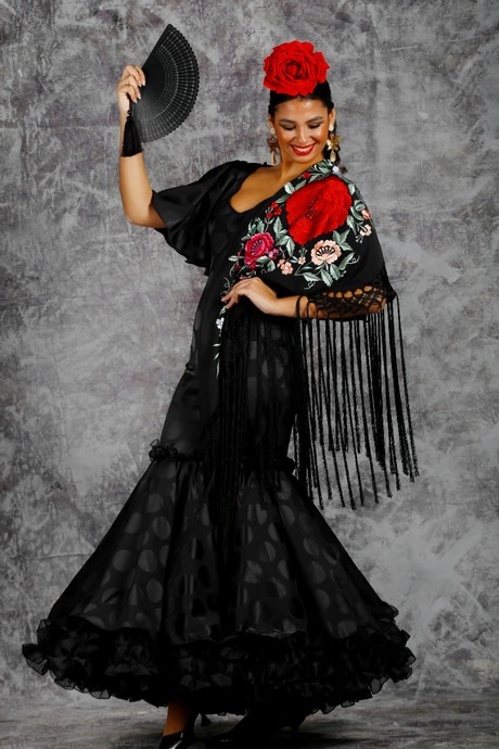 tendencias-en-trajes-de-flamenca-2023-33_9 Тенденции за костюми на фламенко 2023