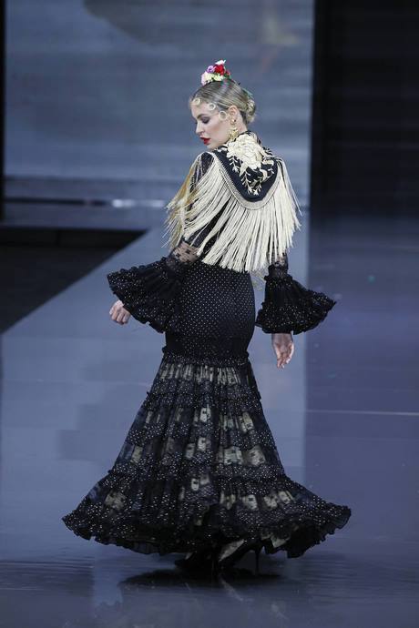trajes-de-flamenca-2023-pilar-vera-32_4 Фламенко костюми от 2023 г. от Пилар вера