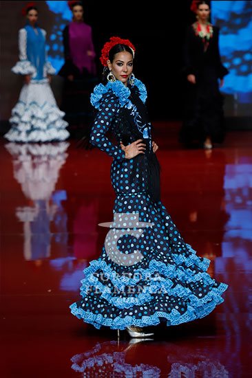 trajes-de-flamenca-2023-pilar-vera-32_6 Фламенко костюми от 2023 г. от Пилар вера