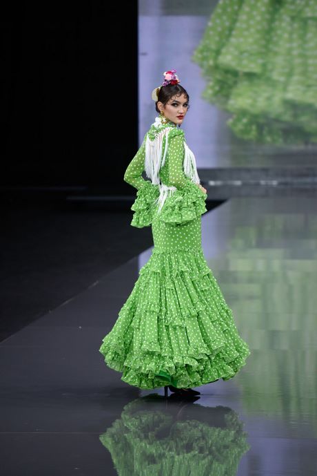 trajes-de-flamenca-pilar-vera-2023-98_19 Фламенко костюми на Пилар вера 2023