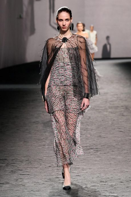 vestidos-de-ultima-moda-2023-85 Най-новите модни рокли 2023