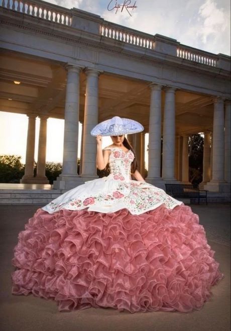 vestidos-de-xv-anos-de-2023-32 Рокли за петнадесета година 2023