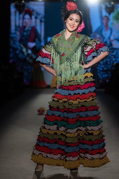 colores-de-moda-en-trajes-de-flamenca-2022-62_15 Модни цветове във фламенко костюми 2022